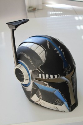 1cf1abc28c9e438aa92ea18a8776ff6e--mandalorian-armor-custom-helmets.jpg